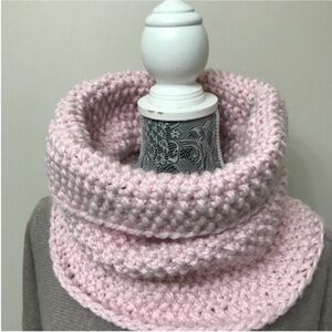 New Women’s Hand Knit Pink Chunky Neck Warmer Snood OS